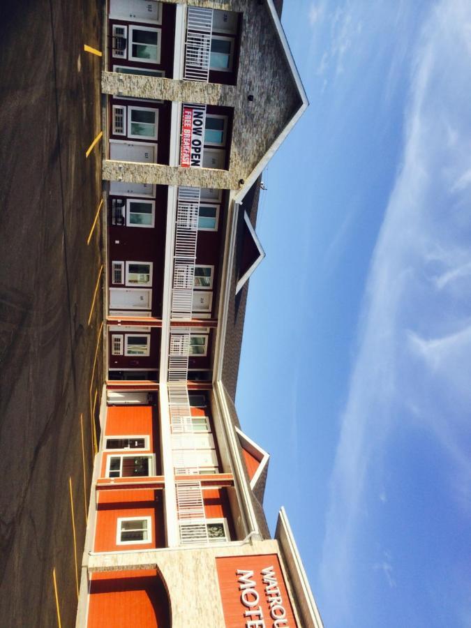 Super 8 By Wyndham Watrous Motel Eksteriør billede