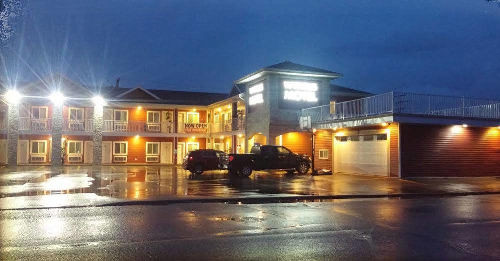 Super 8 By Wyndham Watrous Motel Eksteriør billede